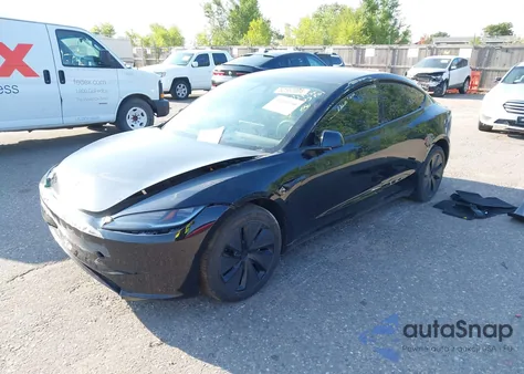 2024 Tesla Model 3 Long Range Dual Motor All-Wheel Drive z USA, uszkodzony, nr VIN 5YJ3E1EB3RF833501